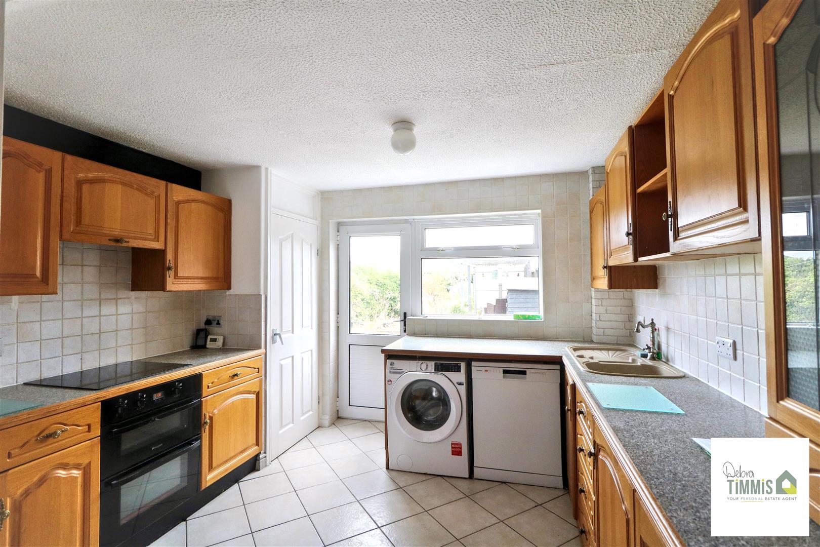 3 bed property in Hillside Road, Stoke-On-Trent